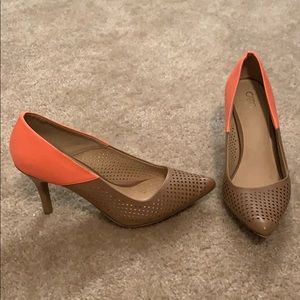 Cute casual nude and coral pumps